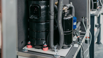 Heat Pump Compact and Compressor Grommet (C) Ovum Wärmepumpen Heat Pump Compact and Compressor Grommet (C) Ovum Wärmepumpen