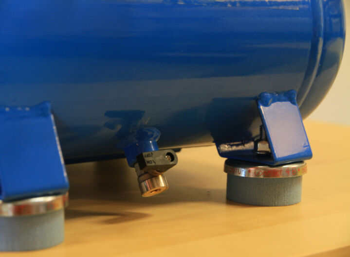 Detail of Compressor bearing with Isotop Compact