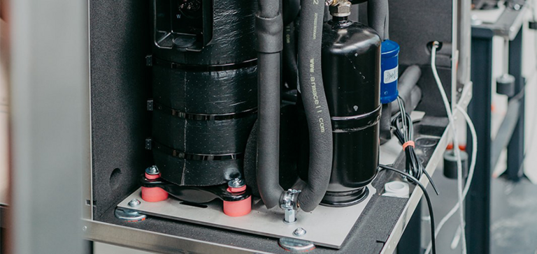 Heat Pump Compact and Compressor Grommet (C) Ovum Wärmepumpen Heat Pump Compact and Compressor Grommet (C) Ovum Wärmepumpen