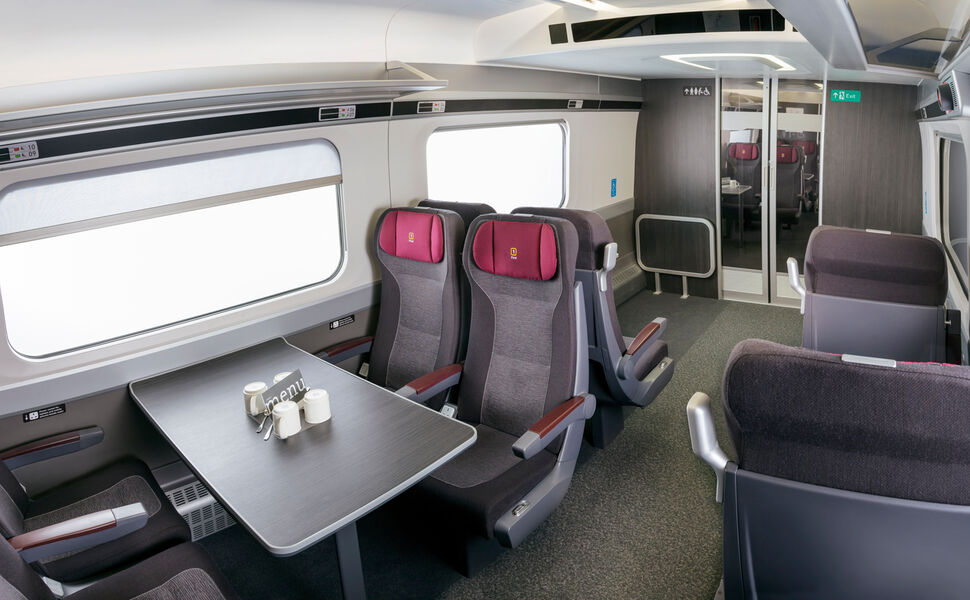 Hitachi Class800 series - First Class interiors