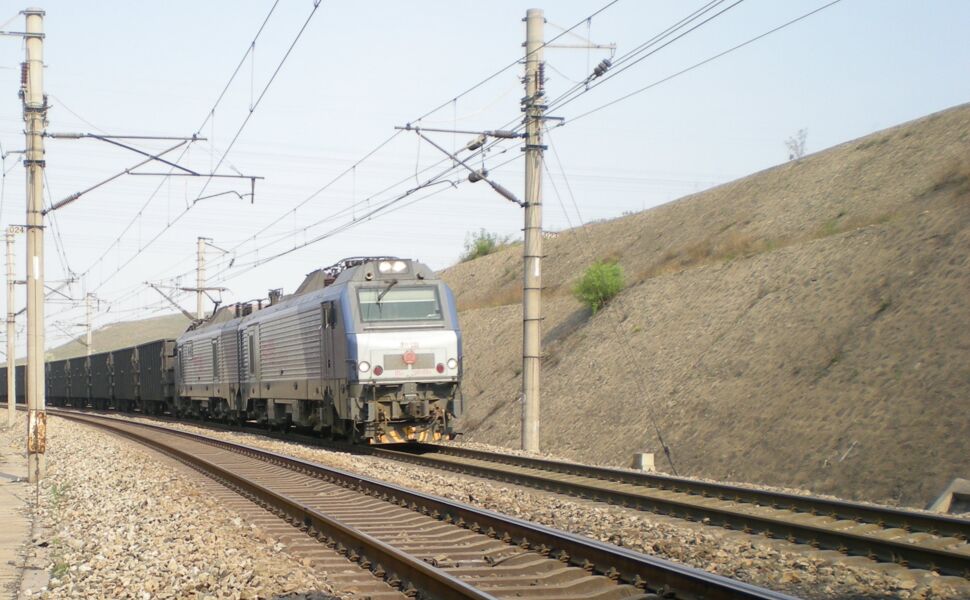 Fig. 2 Daqin coal train approaching